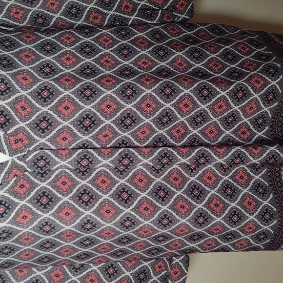 Ann Taylor Woman's Blouse - Picture 2 of 6